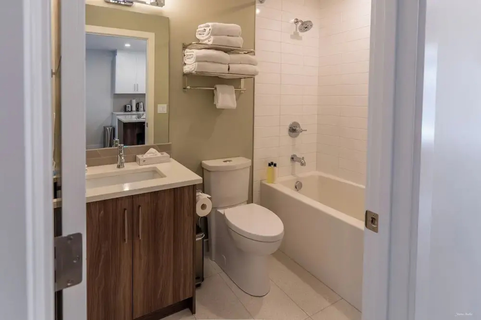 Skyridge 401 by Canmore Premier