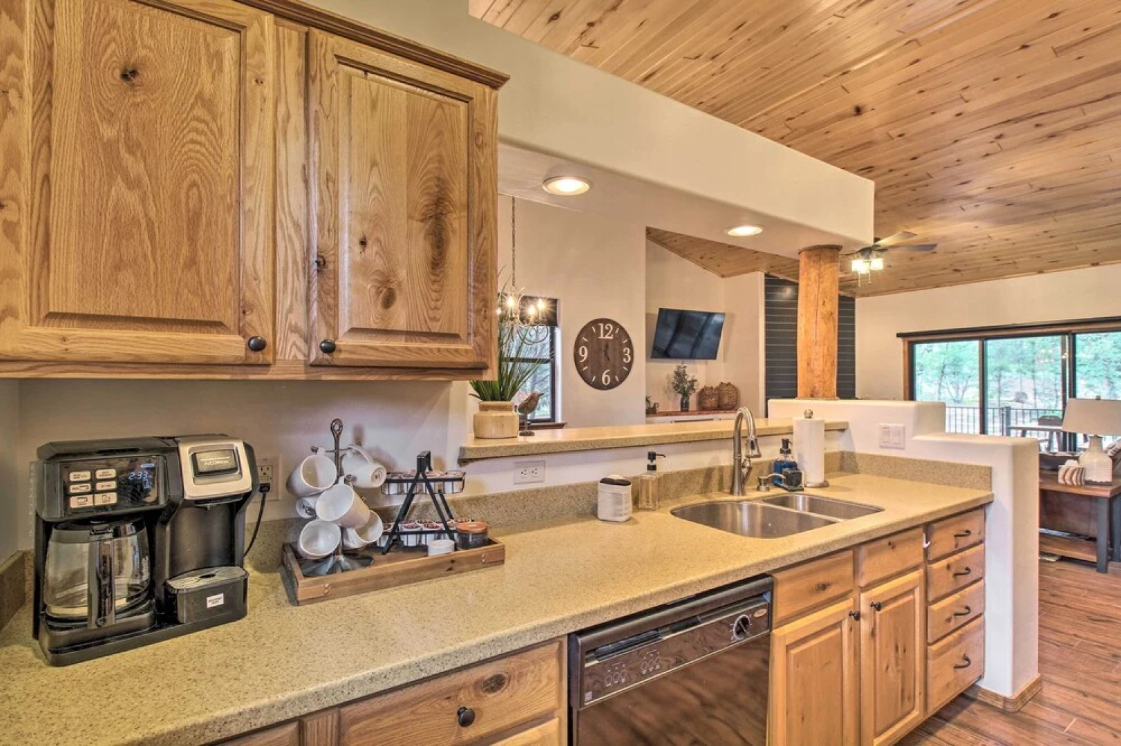 Show Low 'a-to-z Cabin' With Deck & Gas Grill!