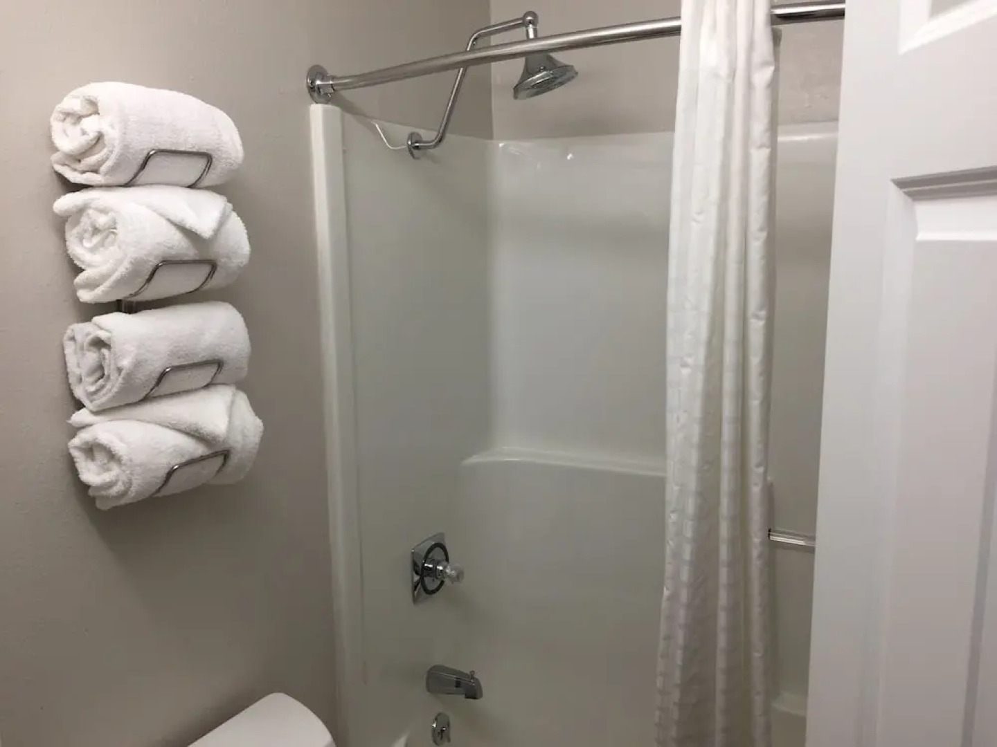 Pinemark Inn & Suites