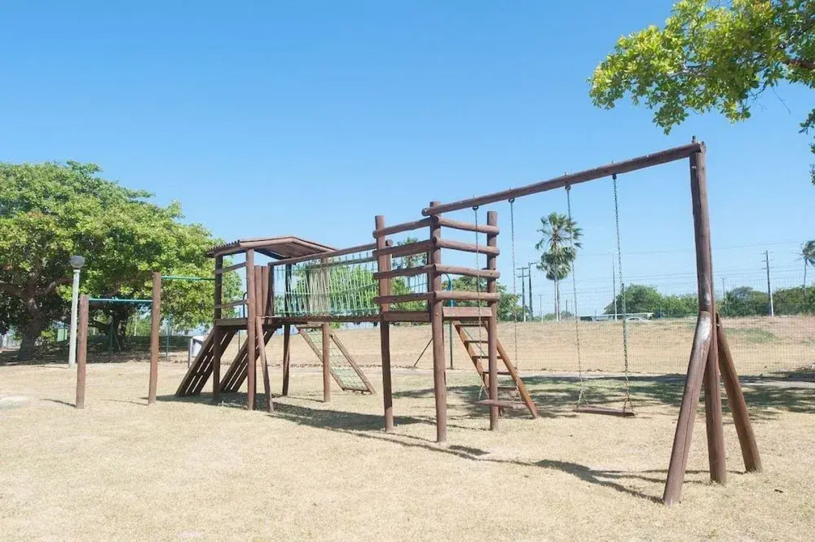 MAGNíFICO APART NO CATU LAKE RESIDENCE