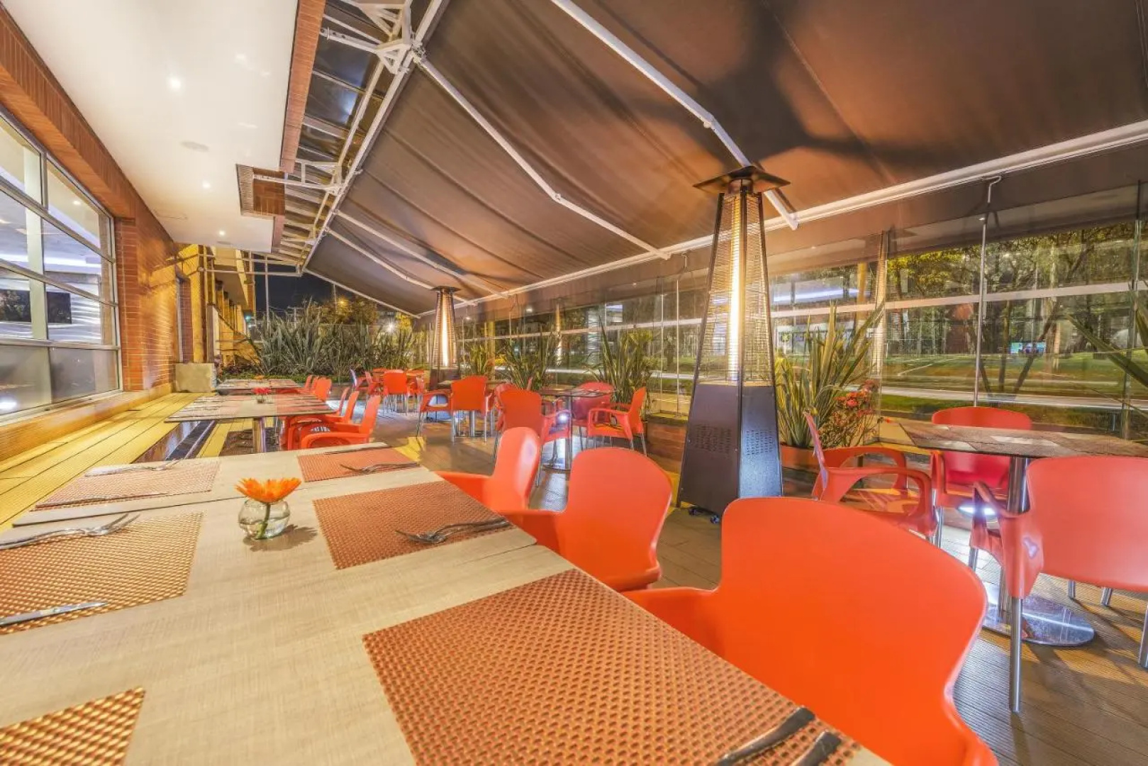 Hotel Plaza Suites