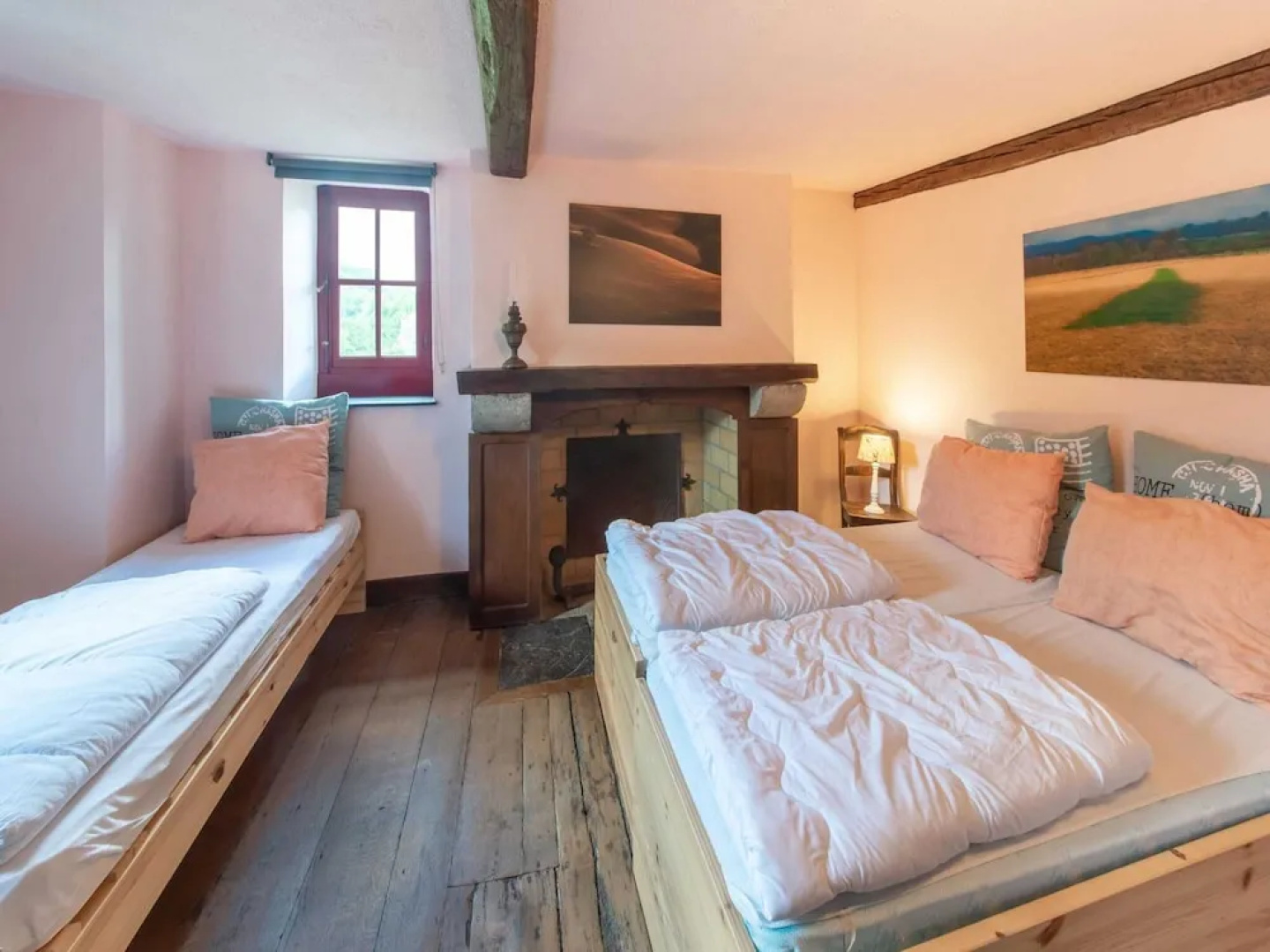 Vacation Home With BBQ Near Hotton