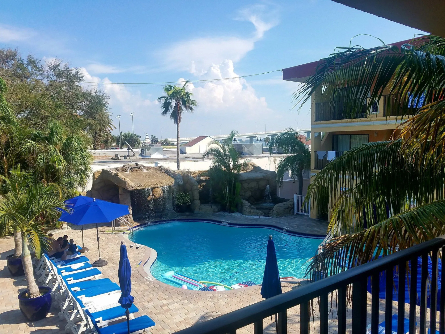 Coconut Cove All-Suite Hotel