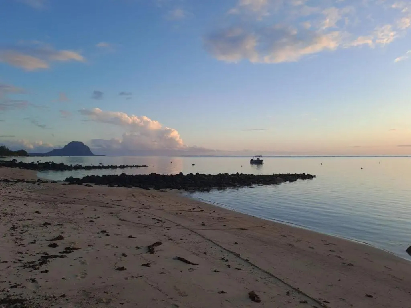 Beach Luxury Apartment in Tamarin Unit B4