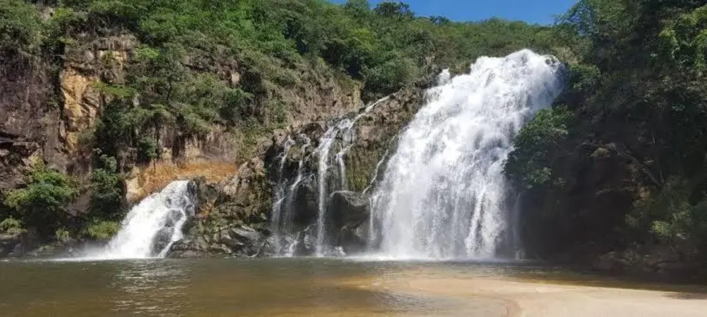 Pouso Oliveira Suítes