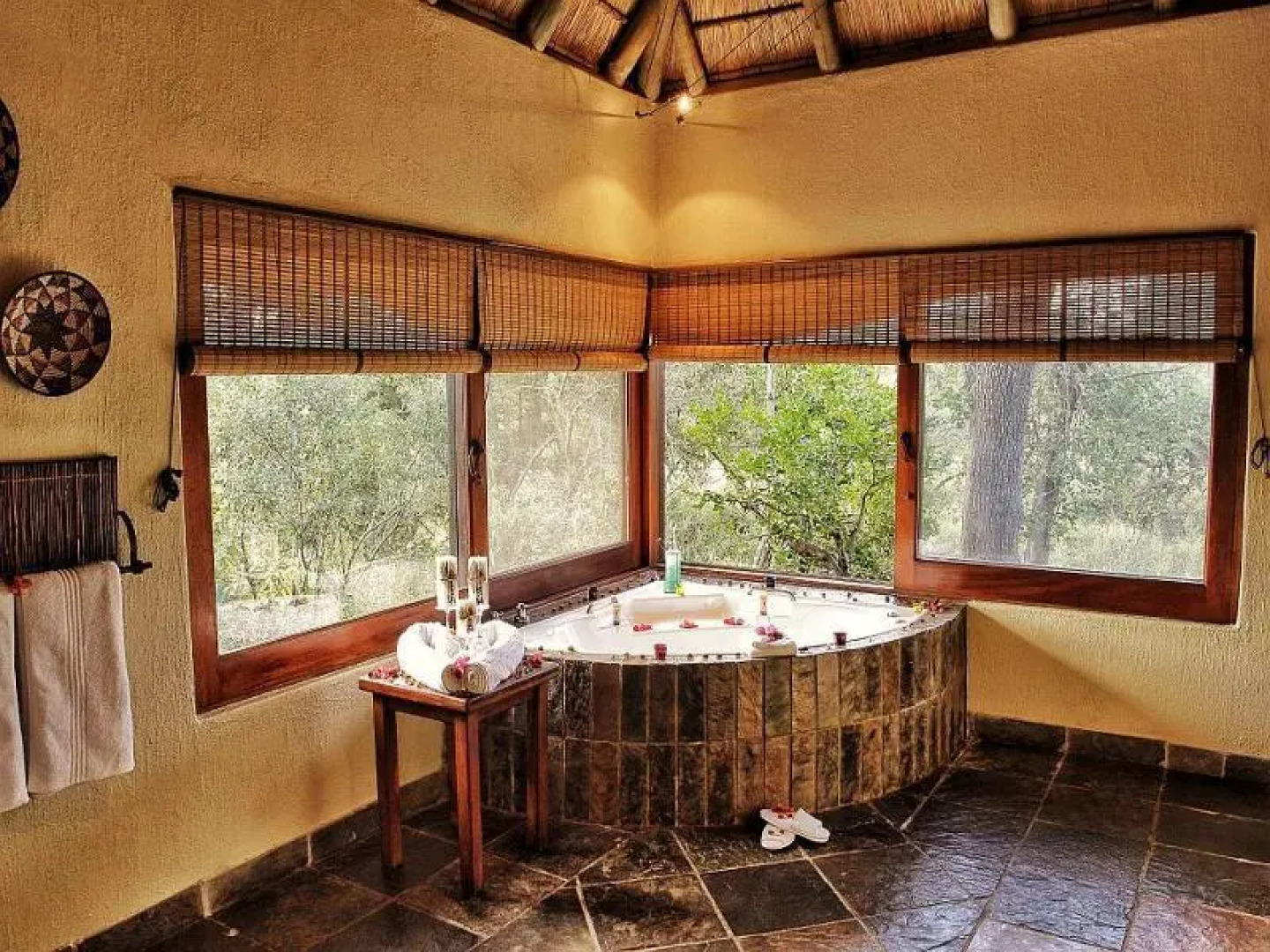 Kambaku Safari Lodge