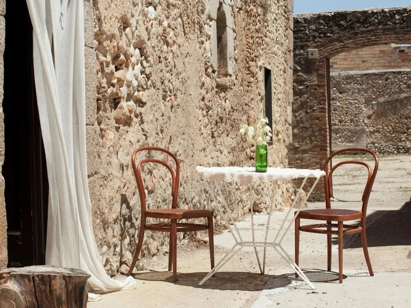 Traditional Restored House for 4 People in Valveralla