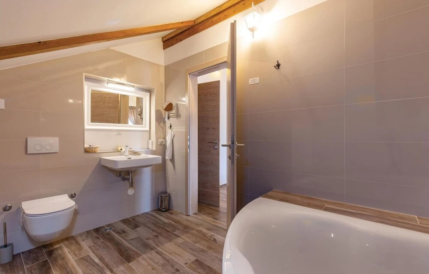 Stunning Home in Gospic With Sauna, Wifi and 6 Bedrooms