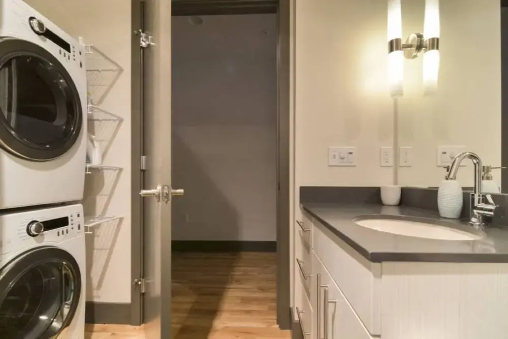 Waterfront Modern Studio Rooftop Views