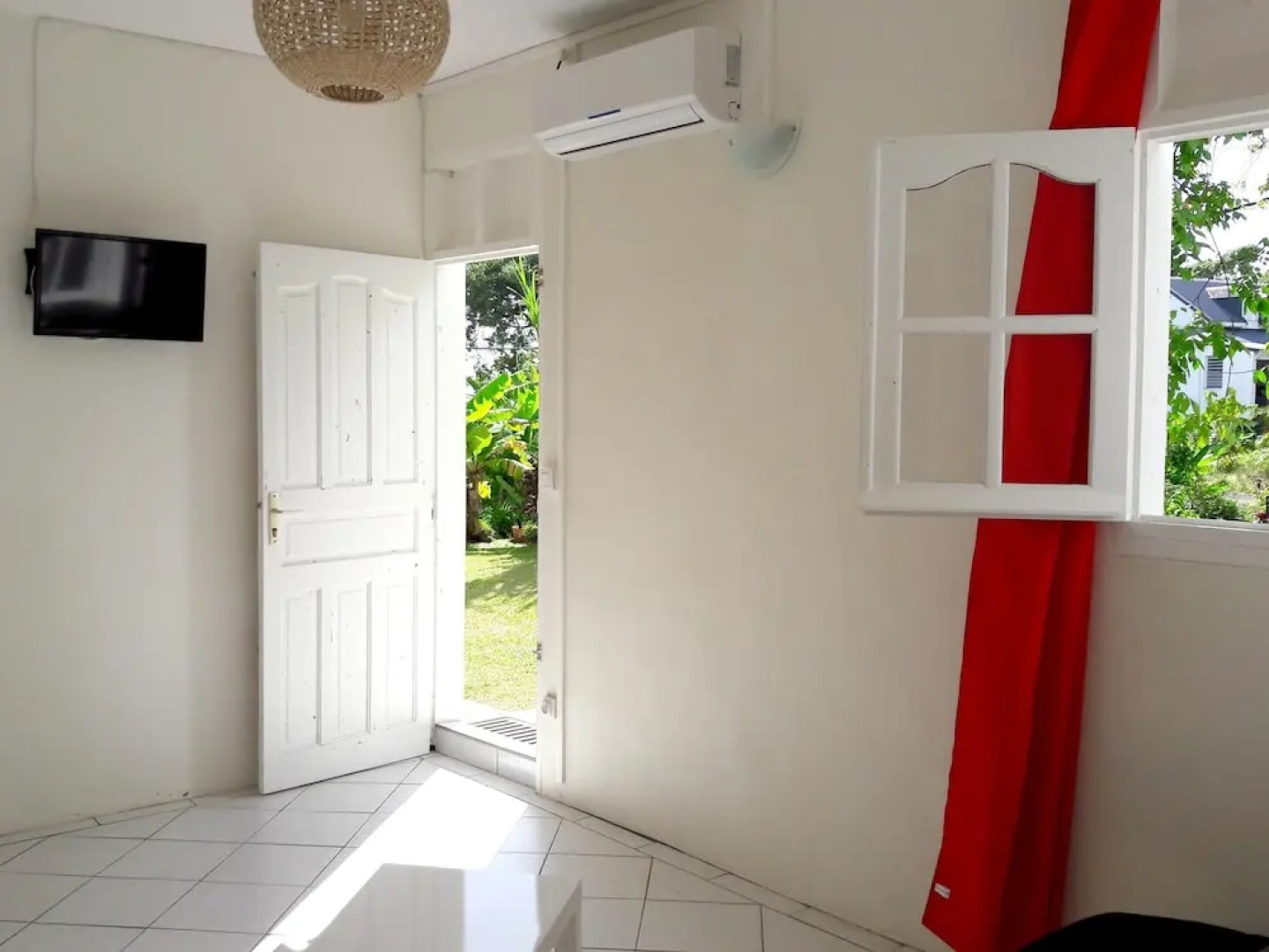 Studio in Trois Rivieres, With Furnished Garden and Wifi