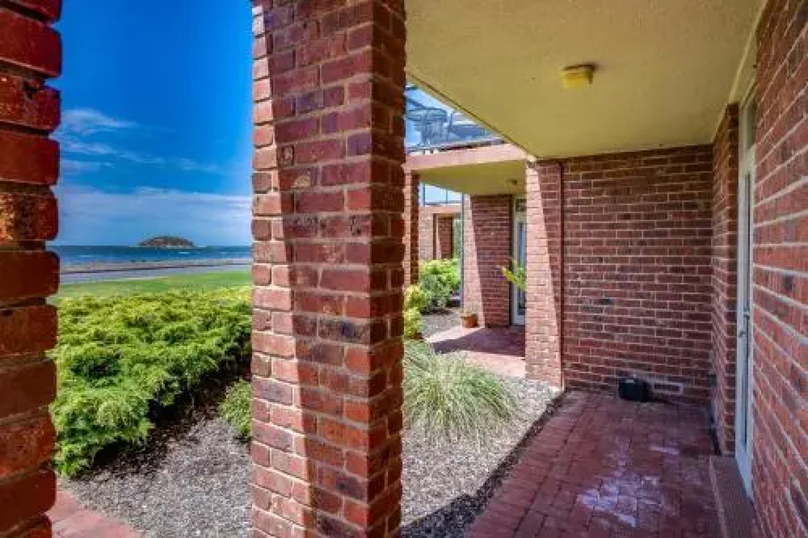 Franklin Beachfront Apartments