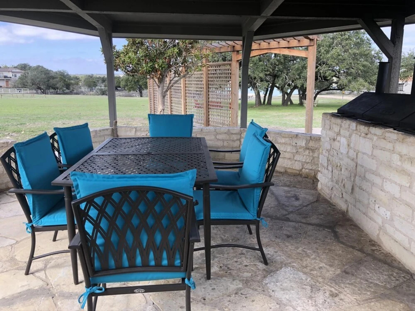 The Estate on Lake Travis - A 10 Acre Waterfront Escape for Groups