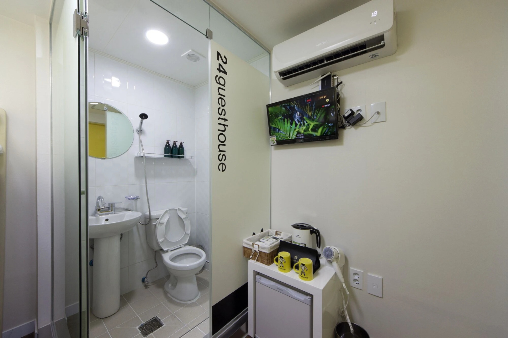 24 Guesthouse Myeongdong Town