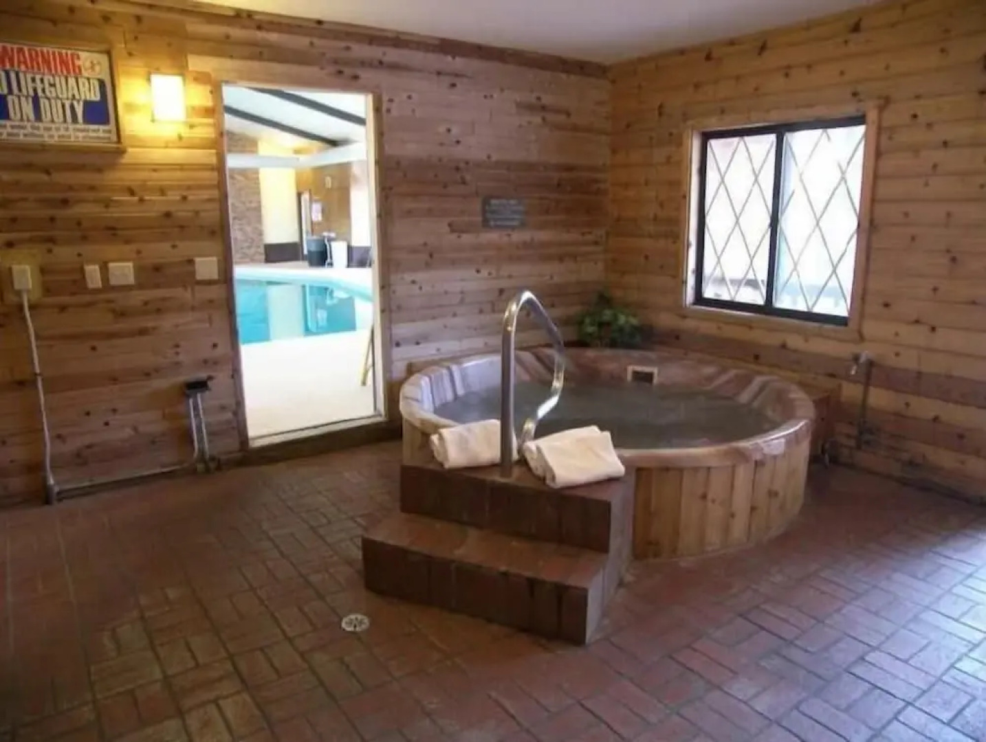 Bavarian Haus Lakefront Inn