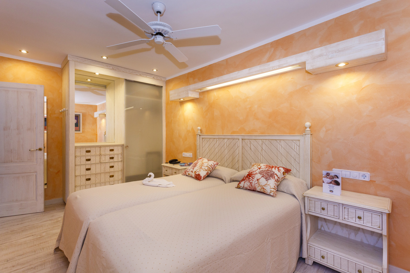 Royal Son Bou Family Club