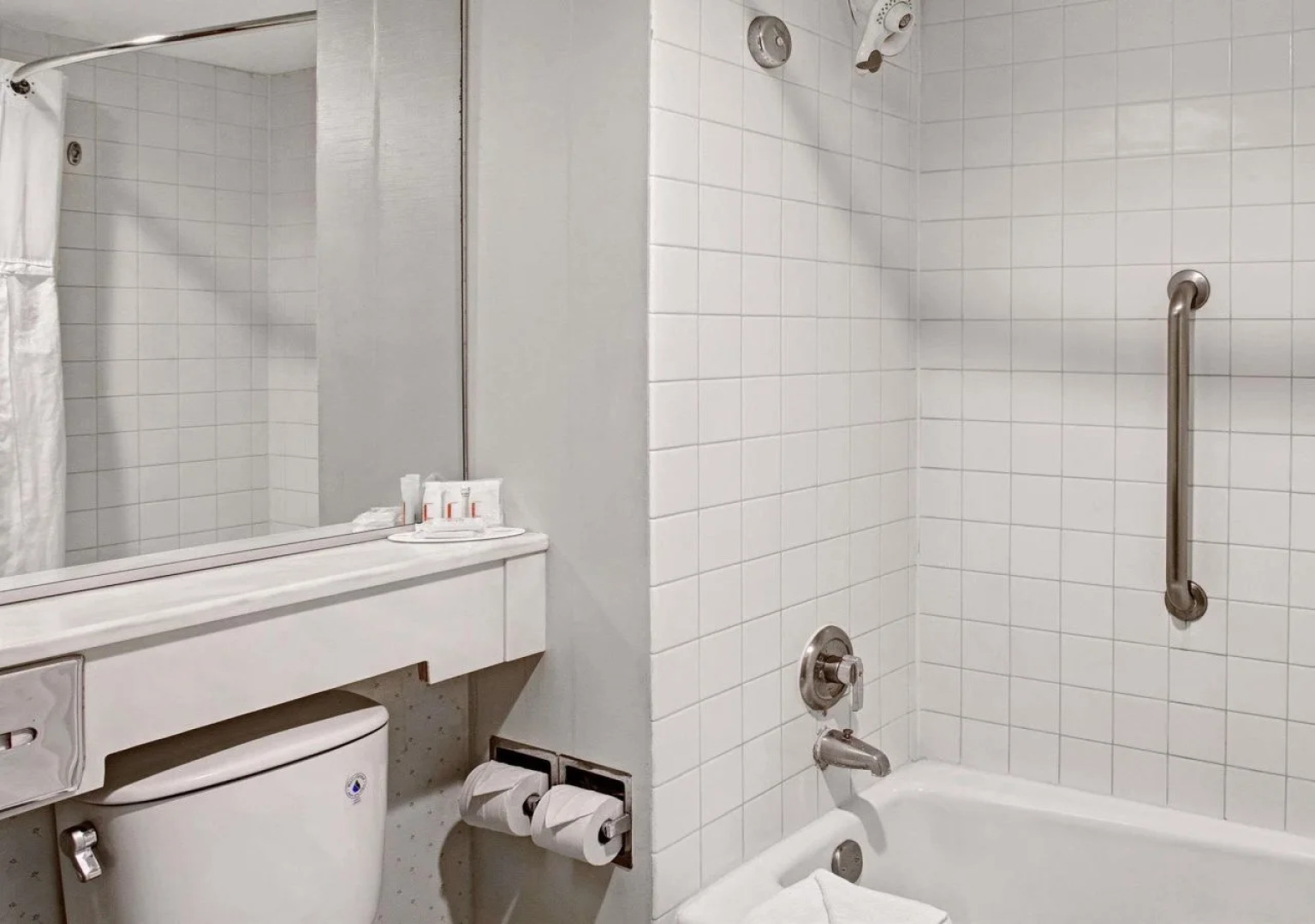 Best Western Plus Commerce Hotel