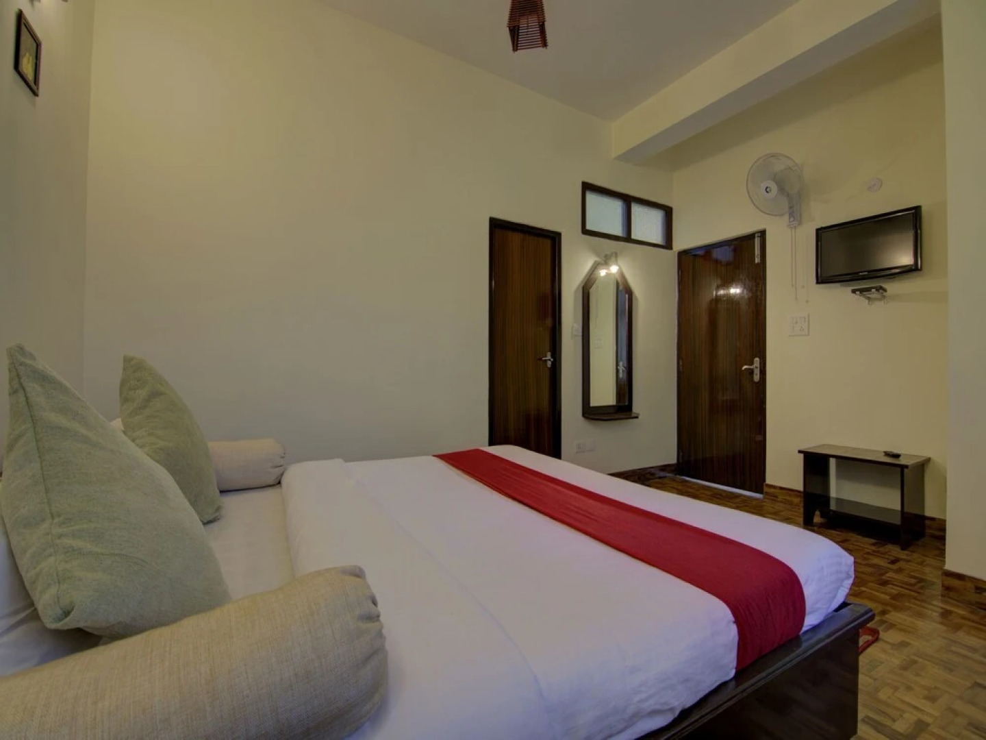 Crown De La Cruz Residency