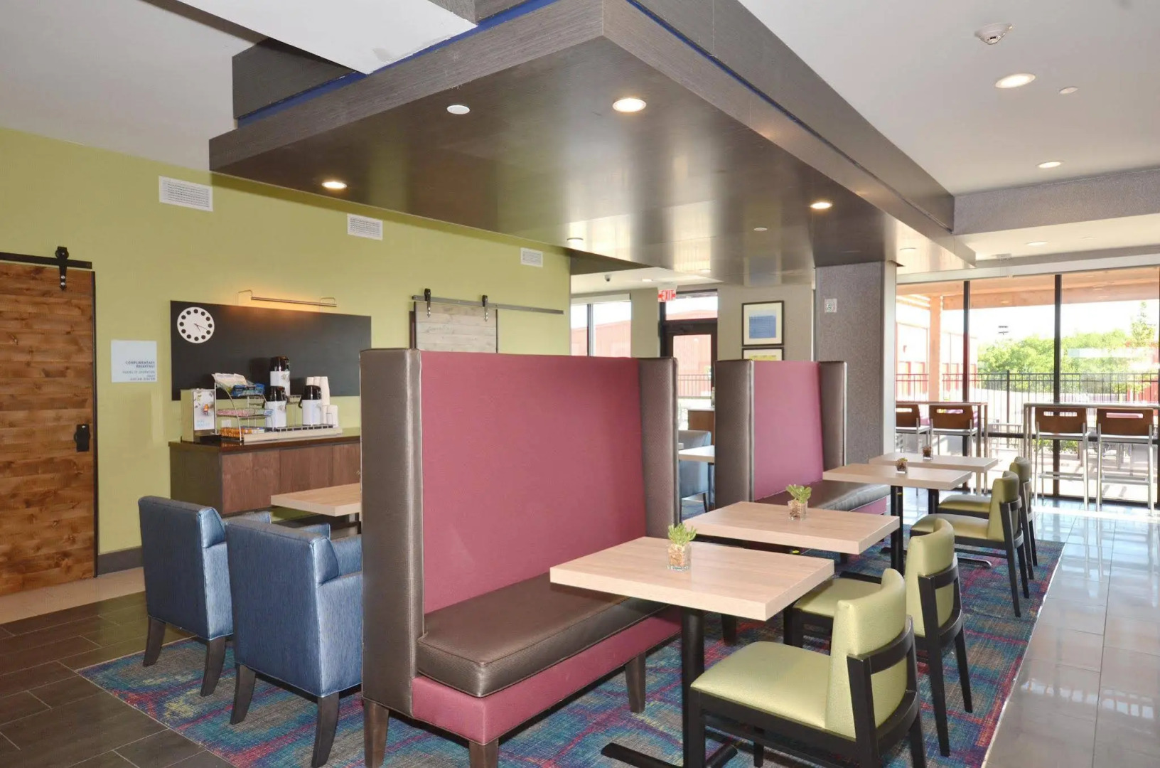 Holiday Inn Express & Suites Oklahoma City Mid - Arpt Area by IHG