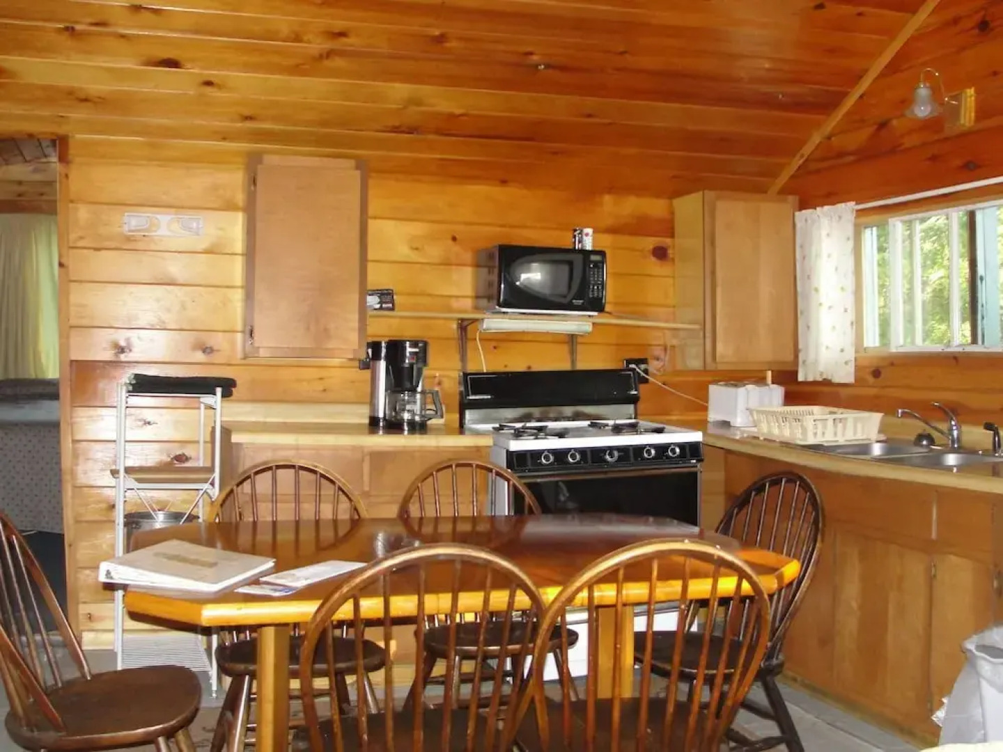 Pine Point Lodge, Resort & Motel