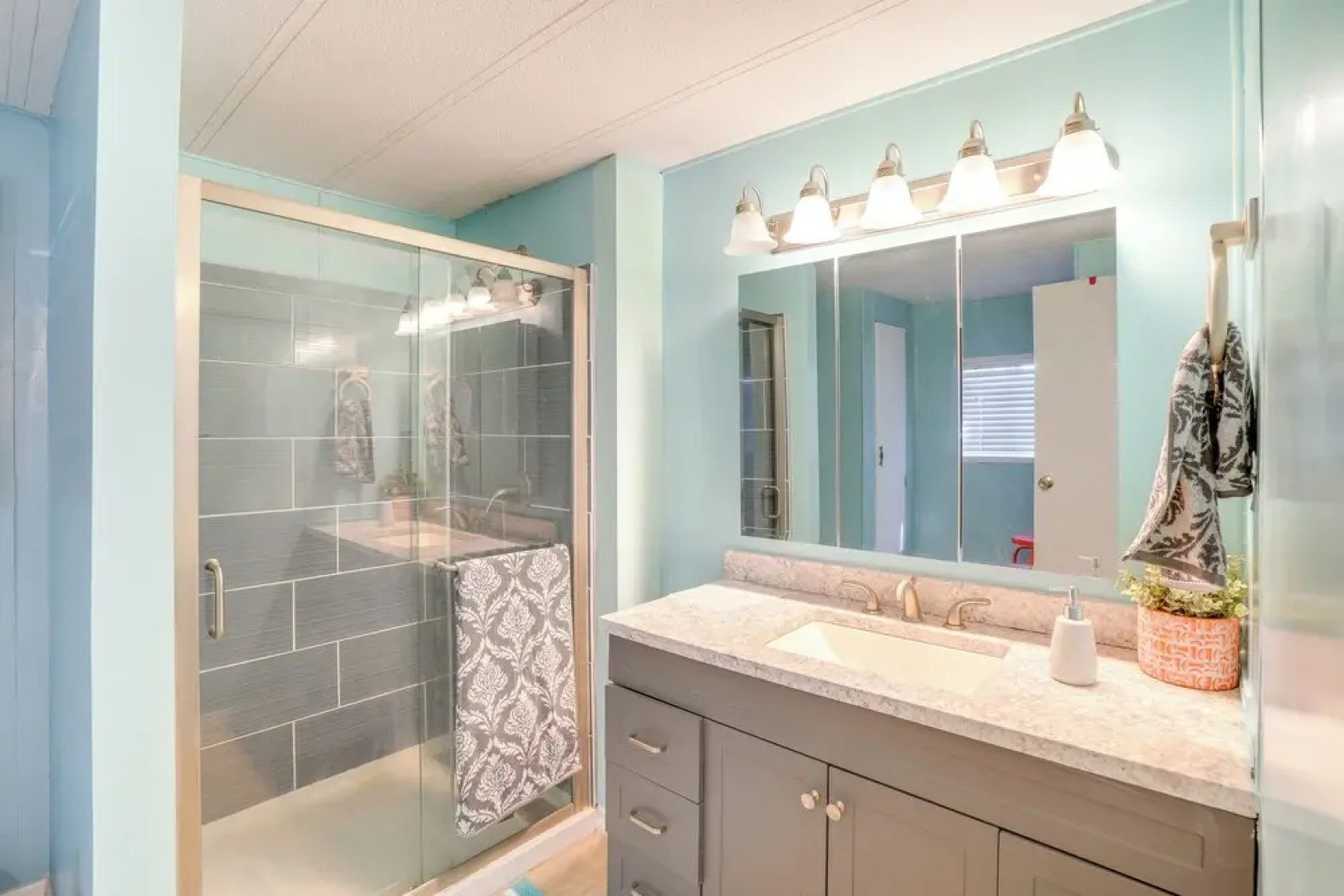 Boat & Fish: Canal-front Home on River