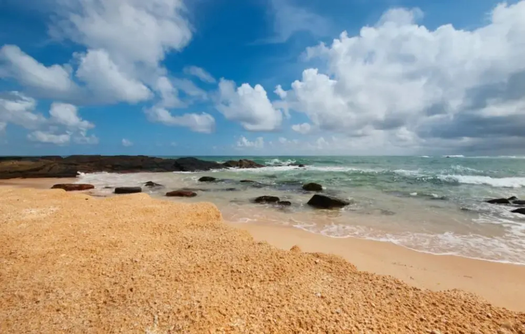 Modern Beach Villa With Roof Terrace
