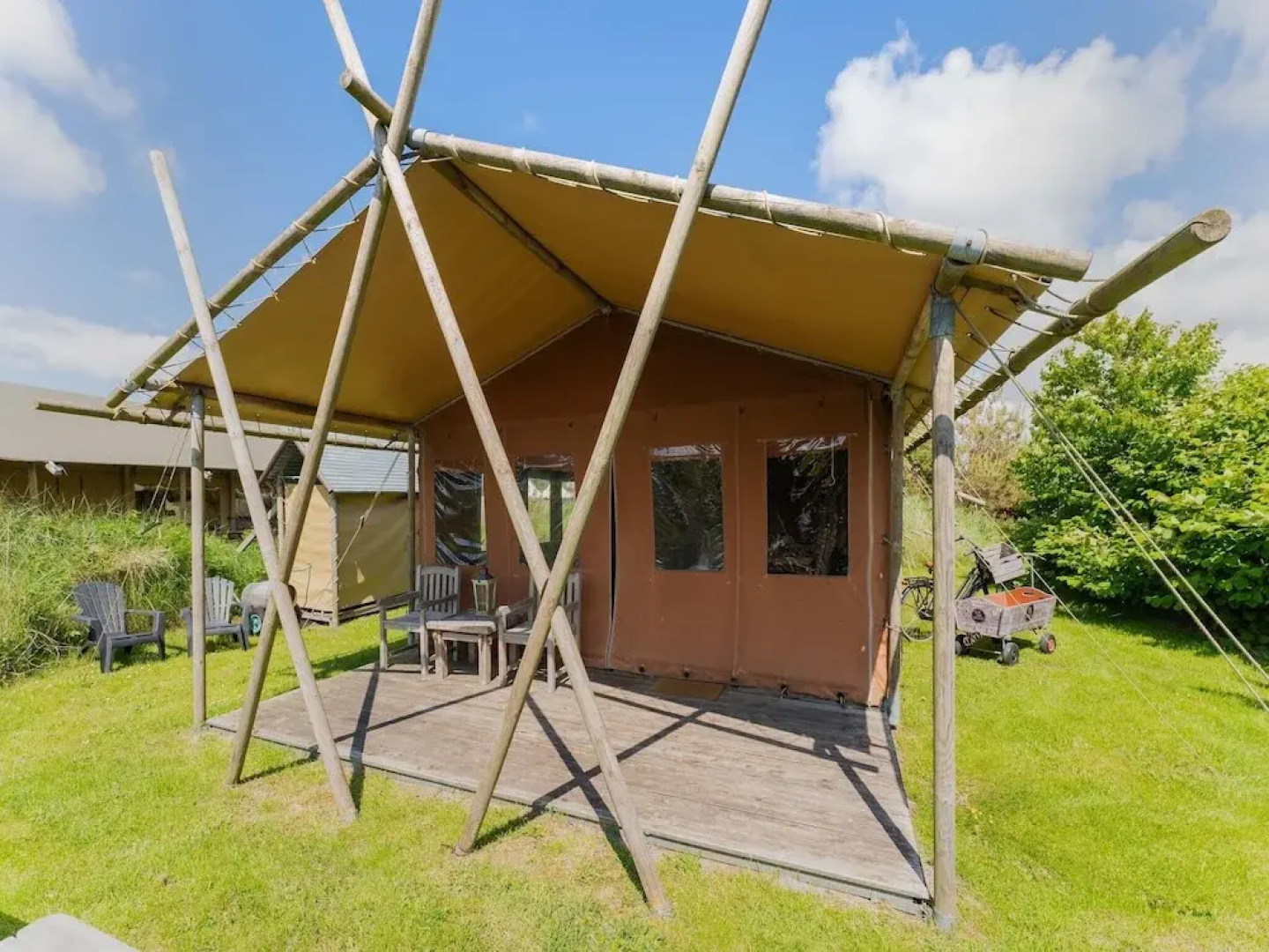 Unique, Comfortable Tent Houses on a Small Holiday Park a 5 Minute Walk From the sea