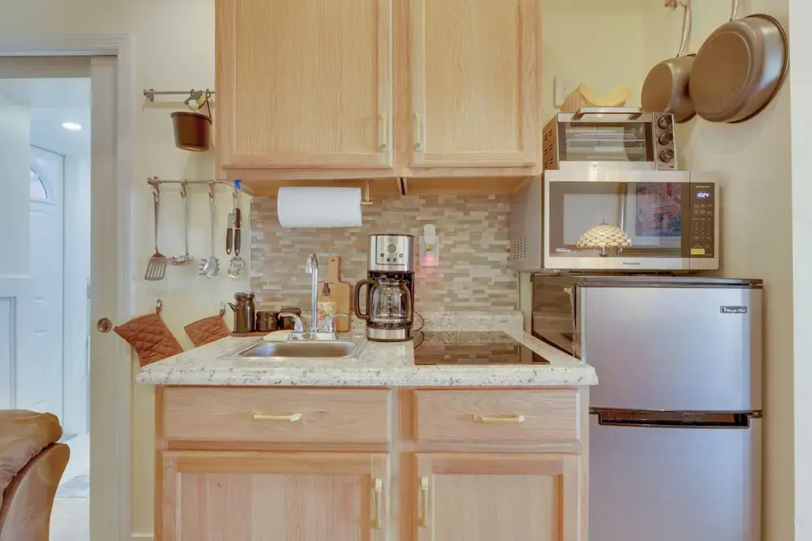 Cozy & Convenient Elmont Retreat w/ Patio!