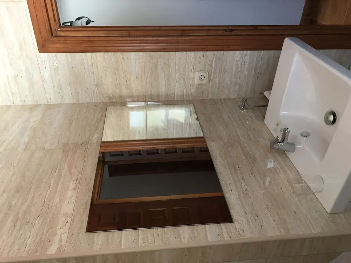 Costa San Juan De La Canal