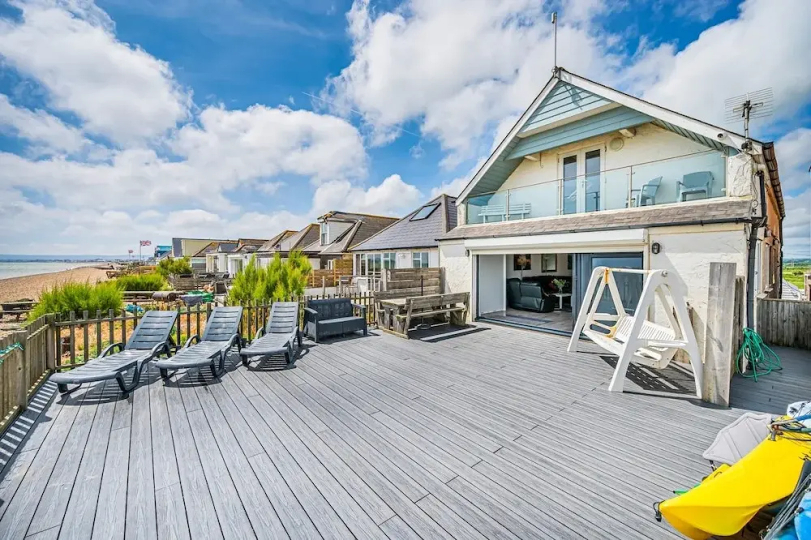 Beachfront House With 2 Kayaks Sleeps 8