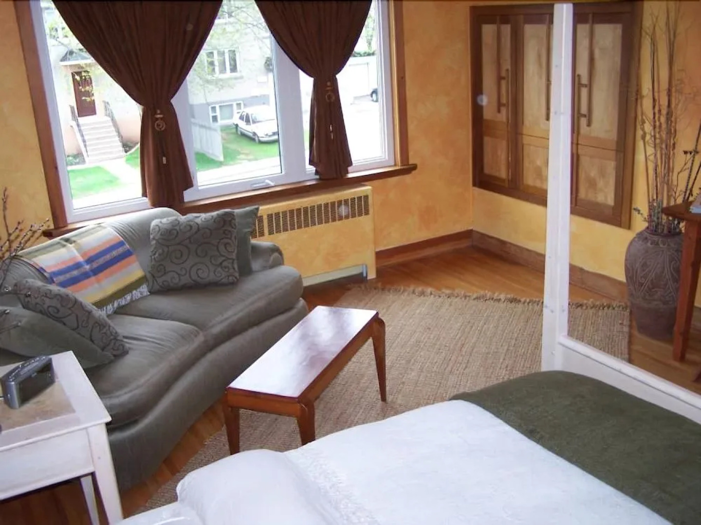 Artisan Upstairs Guesthouse