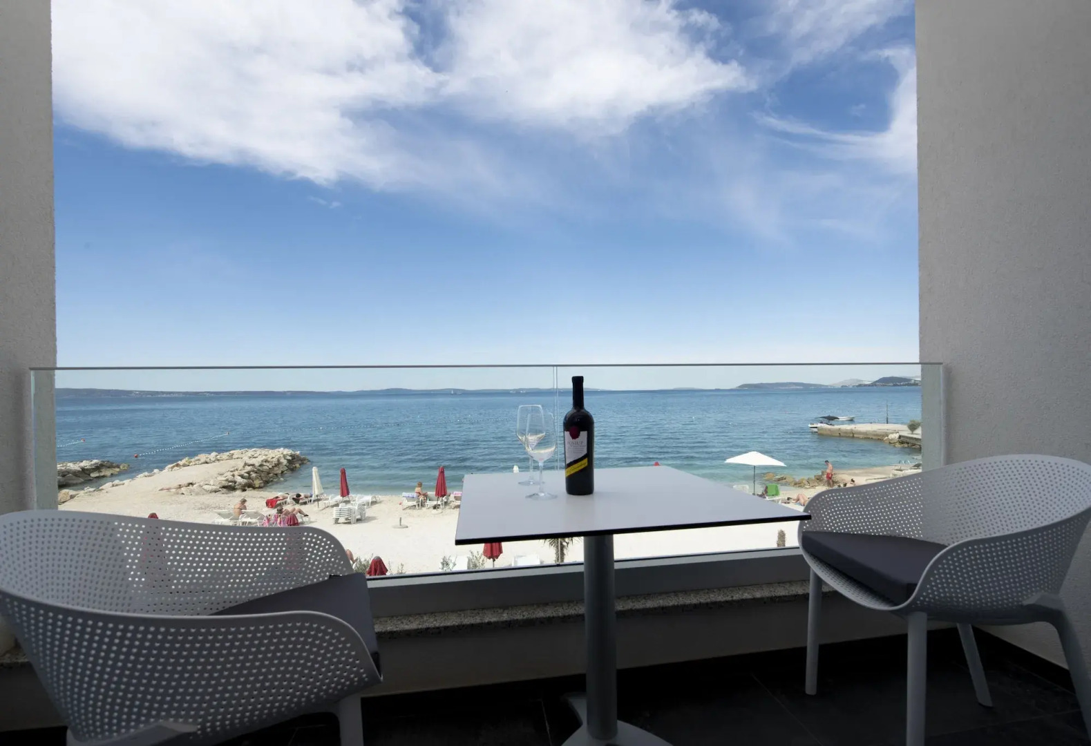 Beachfront Villa Mediteran