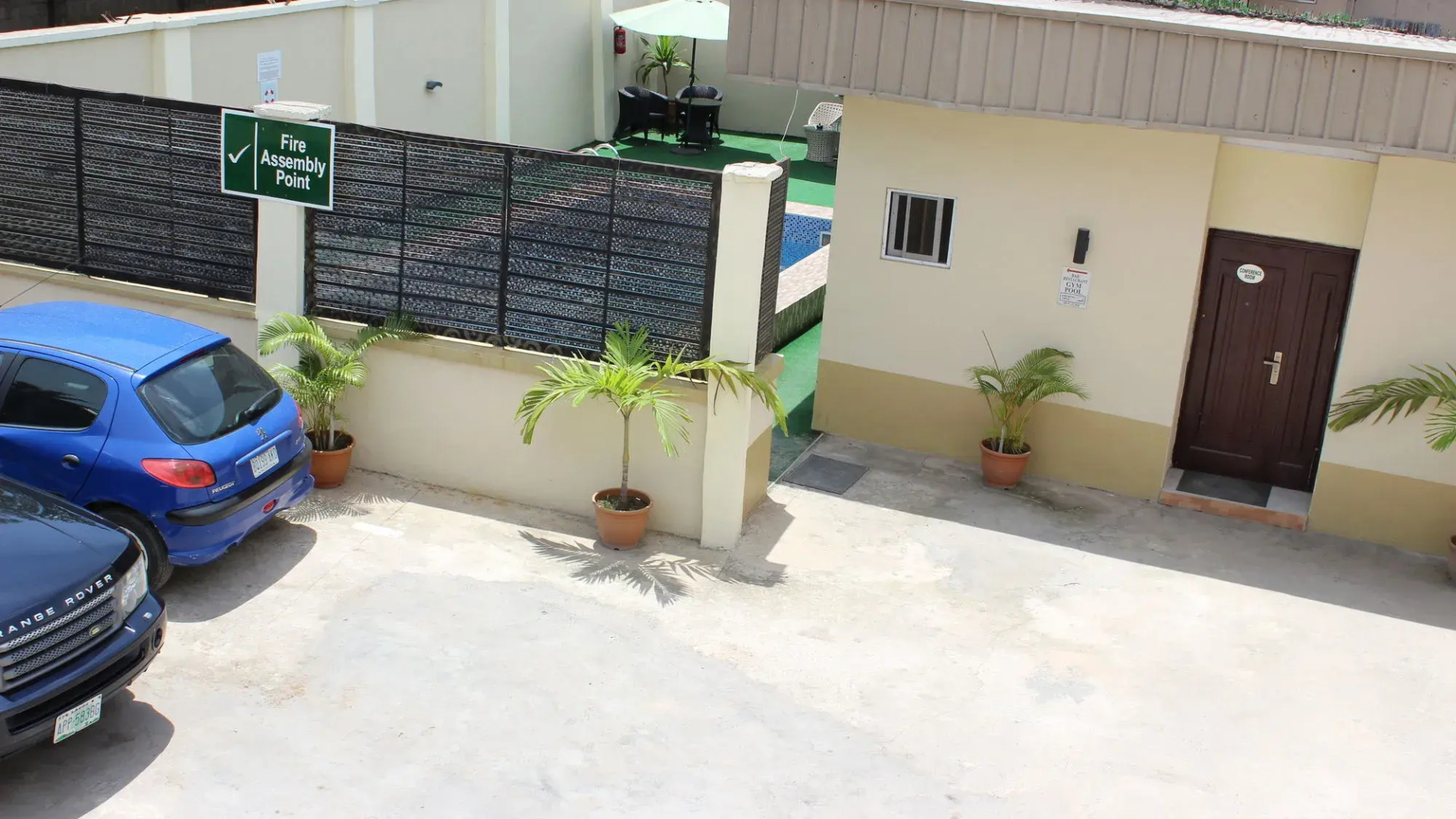 Downtown Royal Hotel