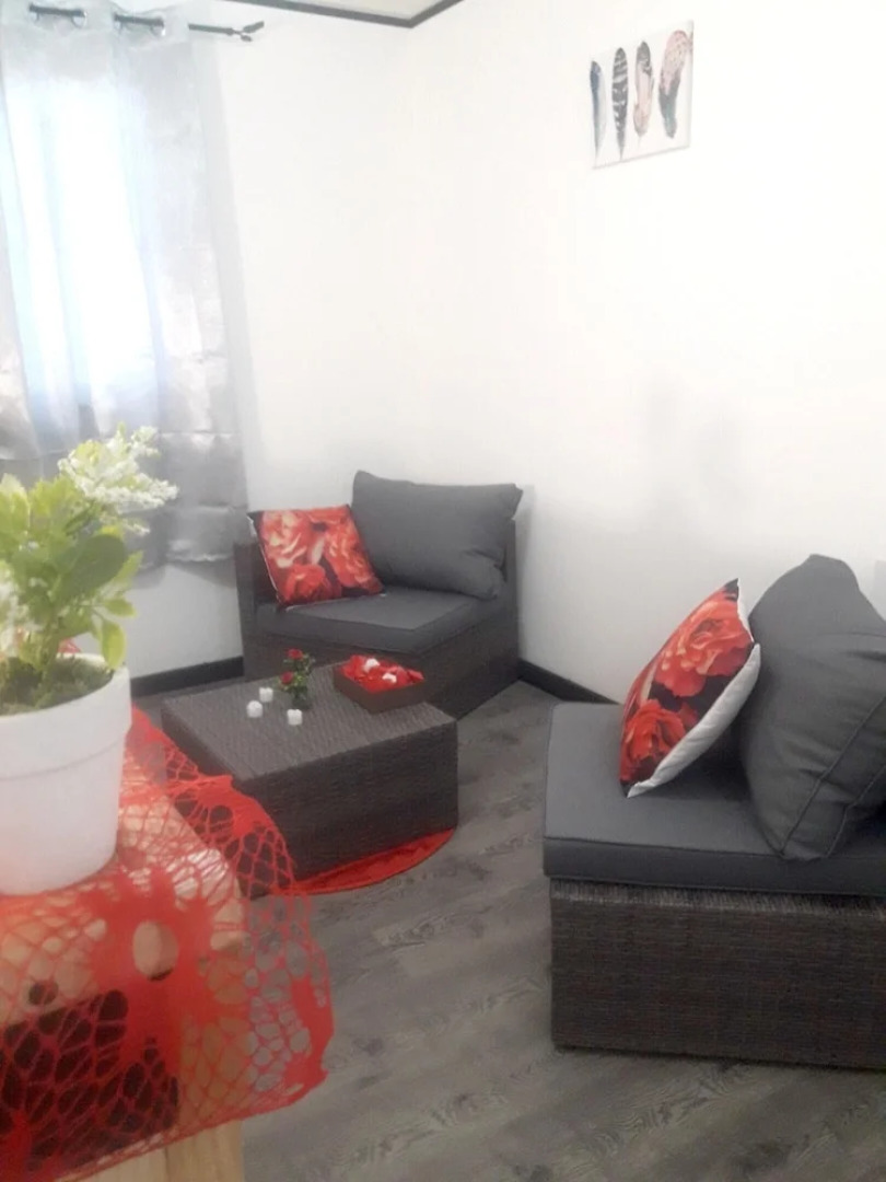 Apartment With one Bedroom in Saint-benoit, With Wonderful Mountain Vi