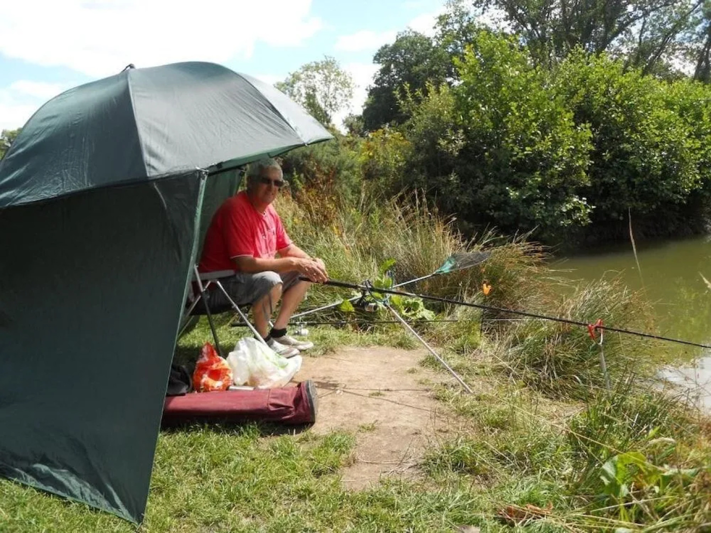 Riverside Caravan & Camping Park
