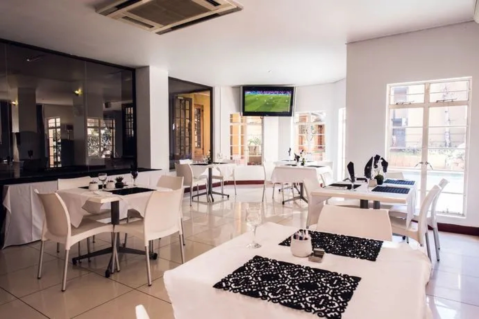 Airport Inn Executive Suites