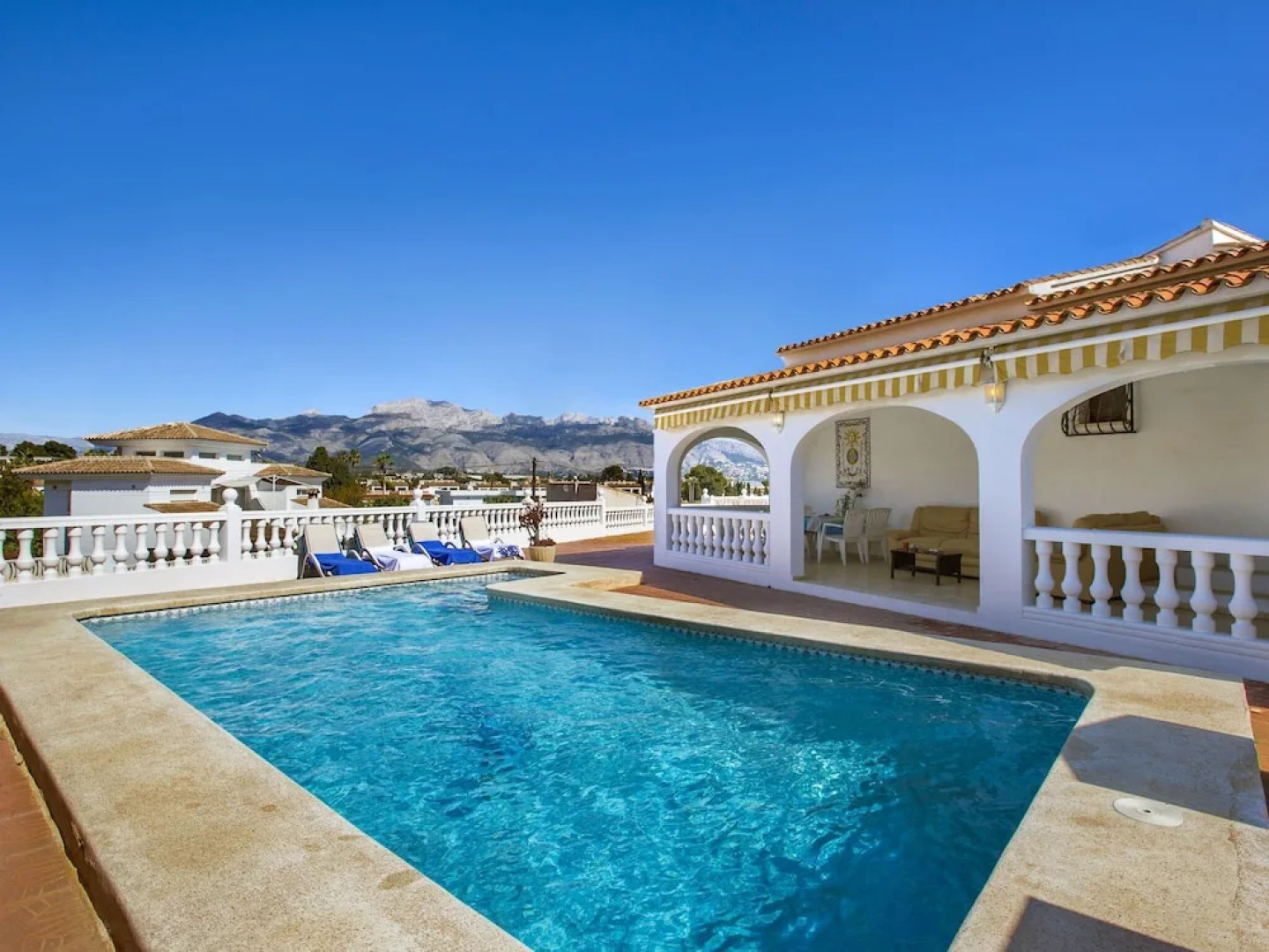 Luxurious 6 person villa with swimming pool in a beautiful area, amazing village, amazing location