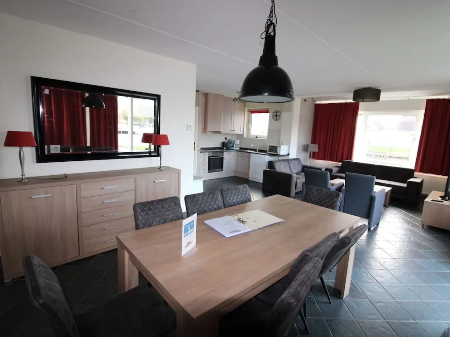 Tidy Bungalow With Dishwasher, Close to the Water