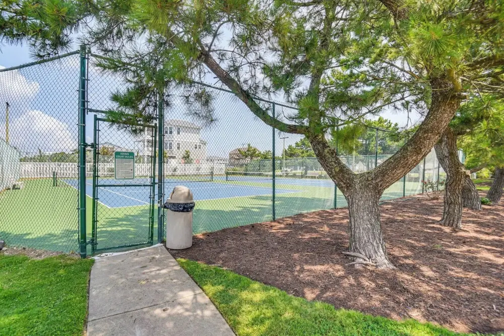 Pools, Boat Ramp & More: Cottage in Virginia Beach
