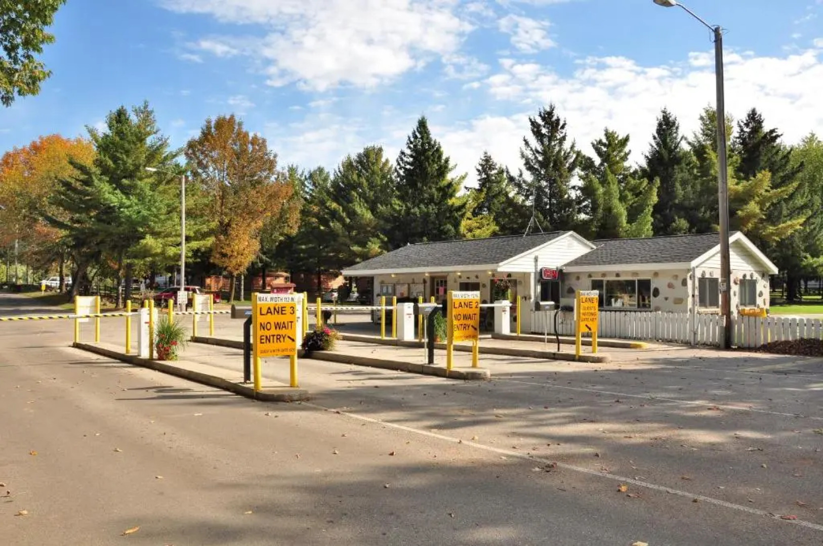 Plymouth Rock Camping Resort Studio Cabin 2