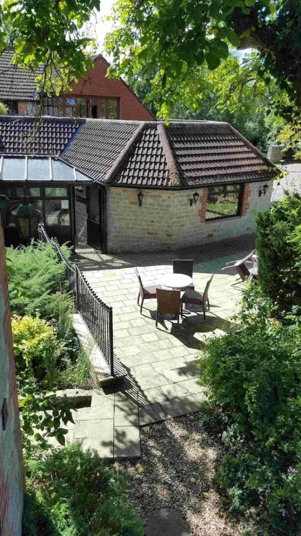Walnut Tree Hotel