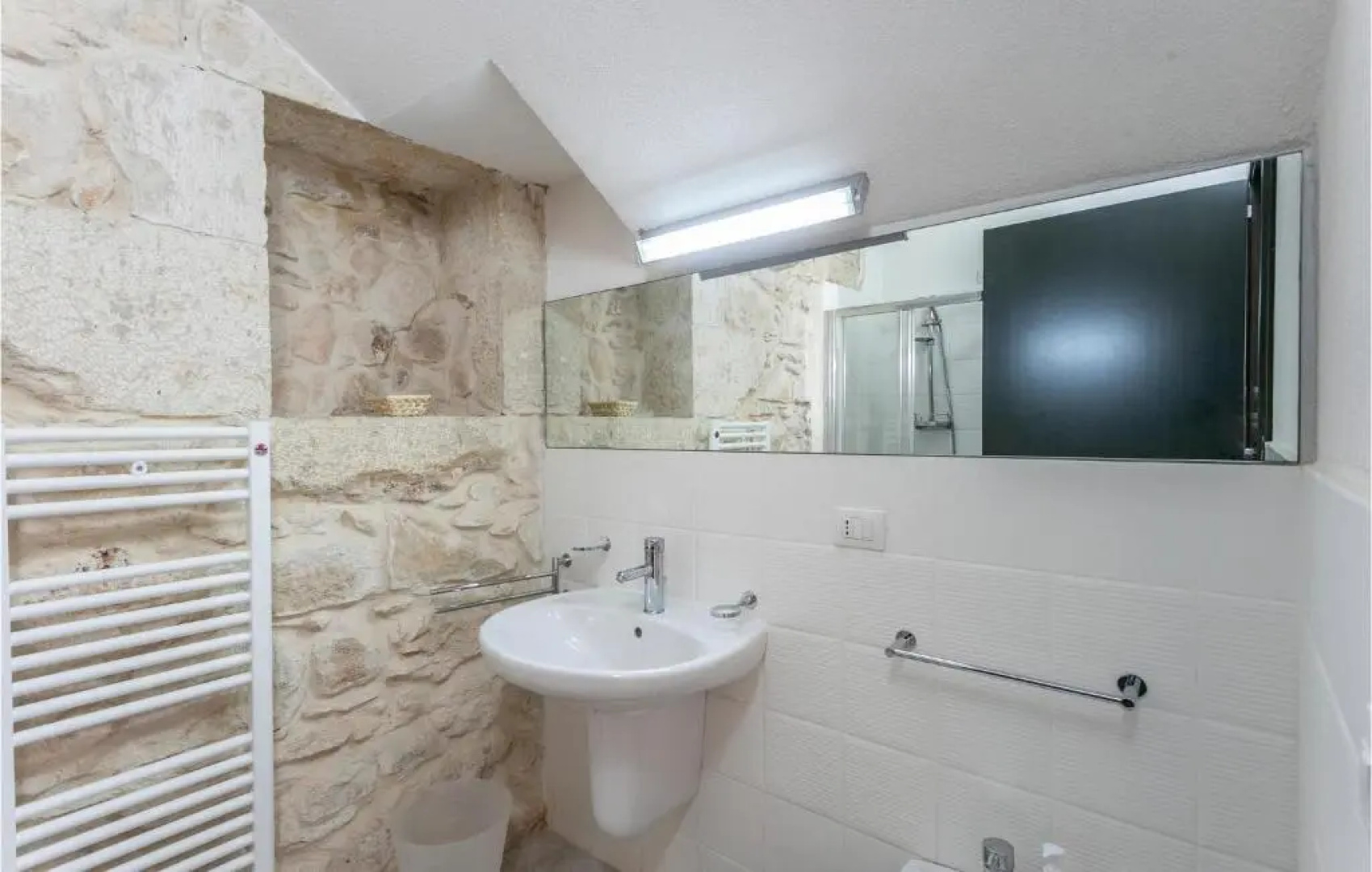 Stunning Home in Ragusa With 6 Bedrooms, Private Swimming Pool and Outdoor Swimming Pool