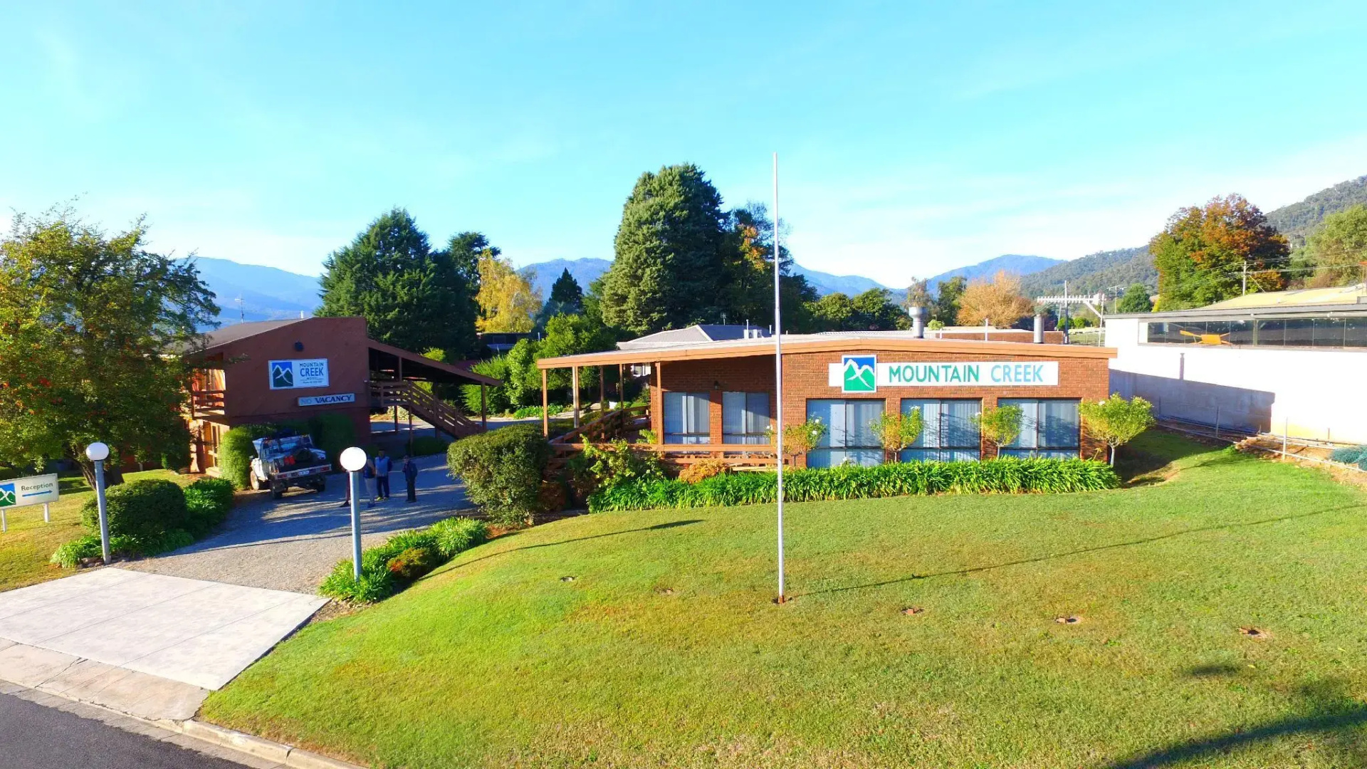 The Birch House - Silver Birches Luxury Accommodation Bright