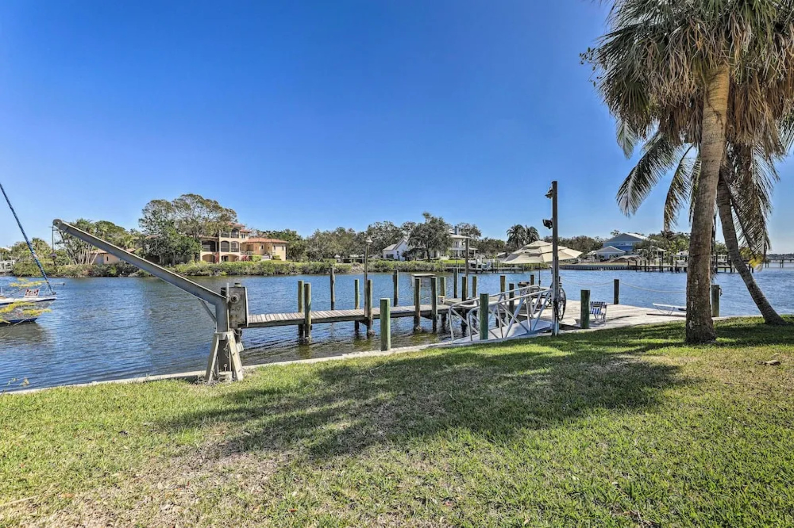 Pool, Dock & Kayaks: Waterfront Palmetto Home