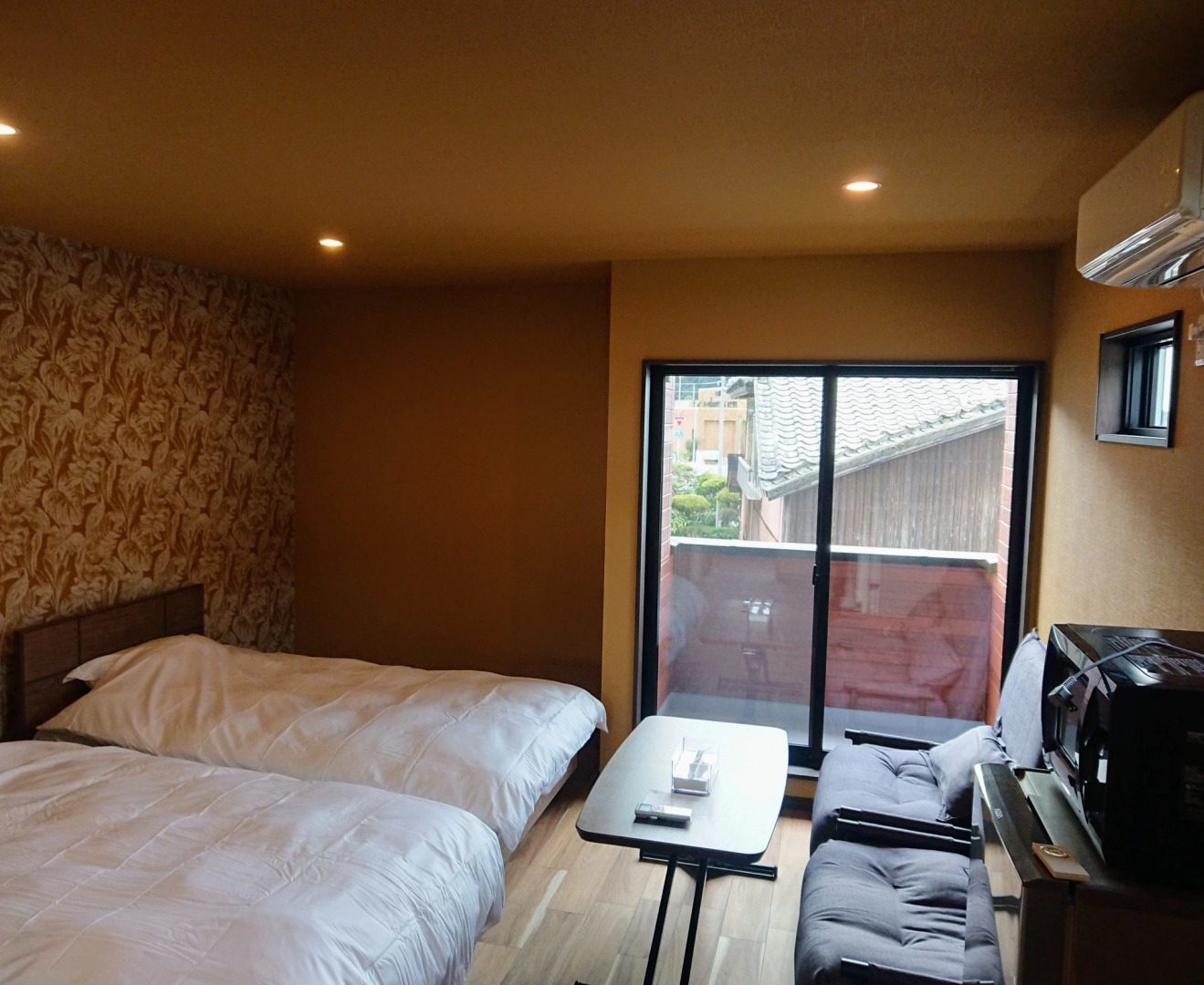 B&B Bread & Coffee Mahalo