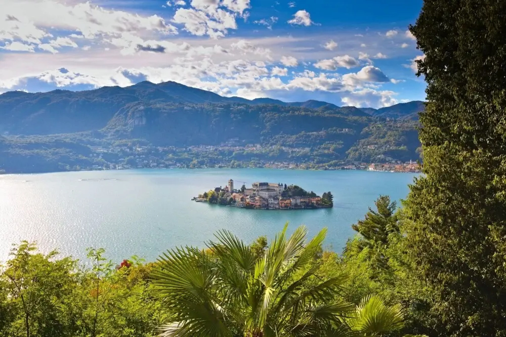 Brighty Rainbow House Garden