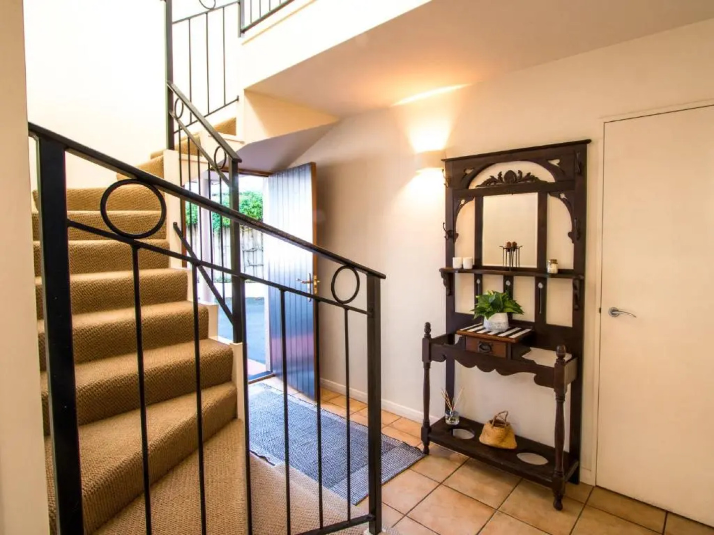 River Dance Townhouse - Prime City Centre Location on the River