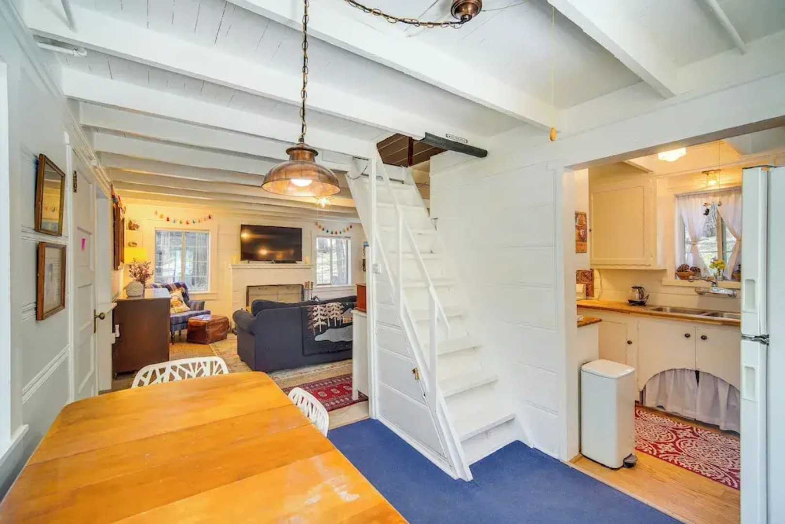 Crestline Vacation Rental, Close to Hiking Trails!