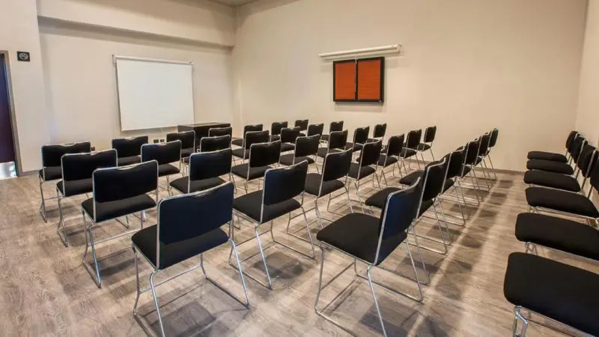 City Express Suites Cabo San Lucas