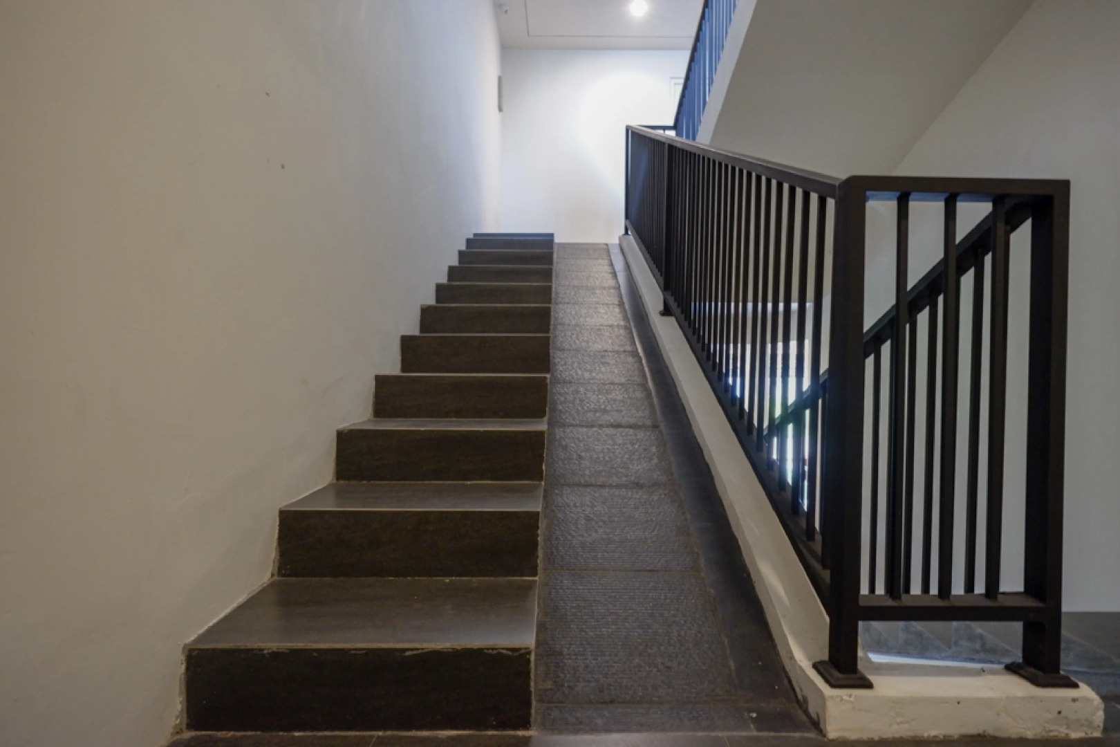 RedDoorz Plus near Solo Baru