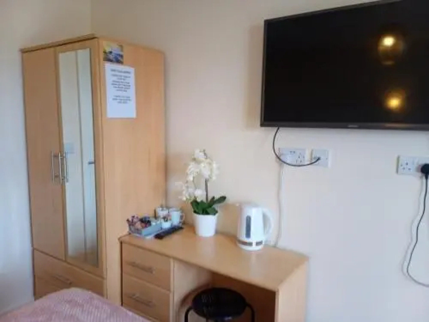 Fox And Hounds Country Inn